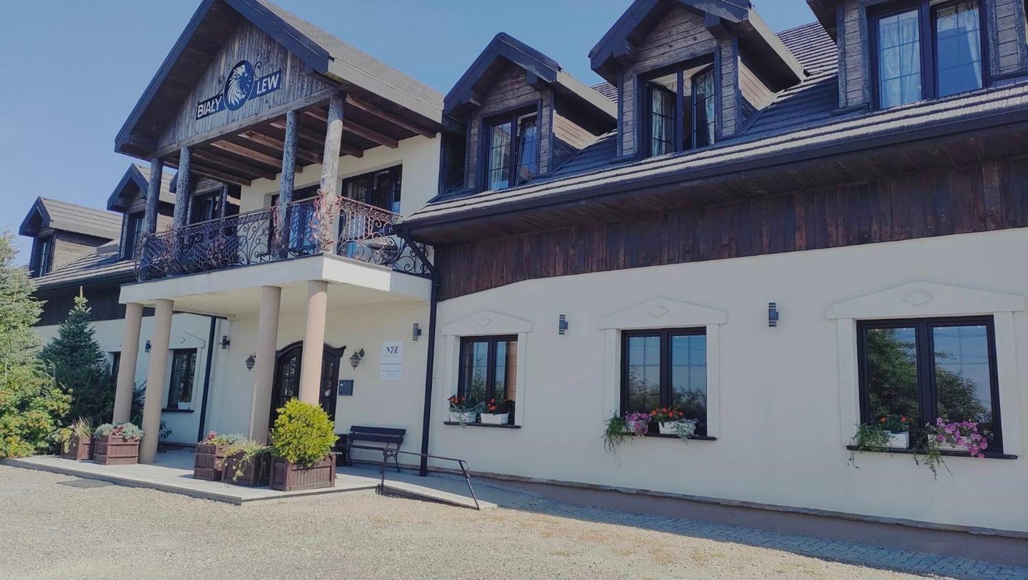Osrodek Bialy Lew Acomodação com café da manhã Wojciechow  Exterior foto